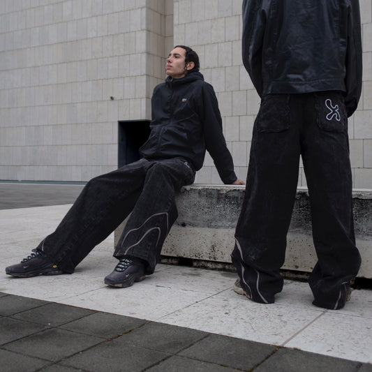 SCRATCHED JEANS BLACK