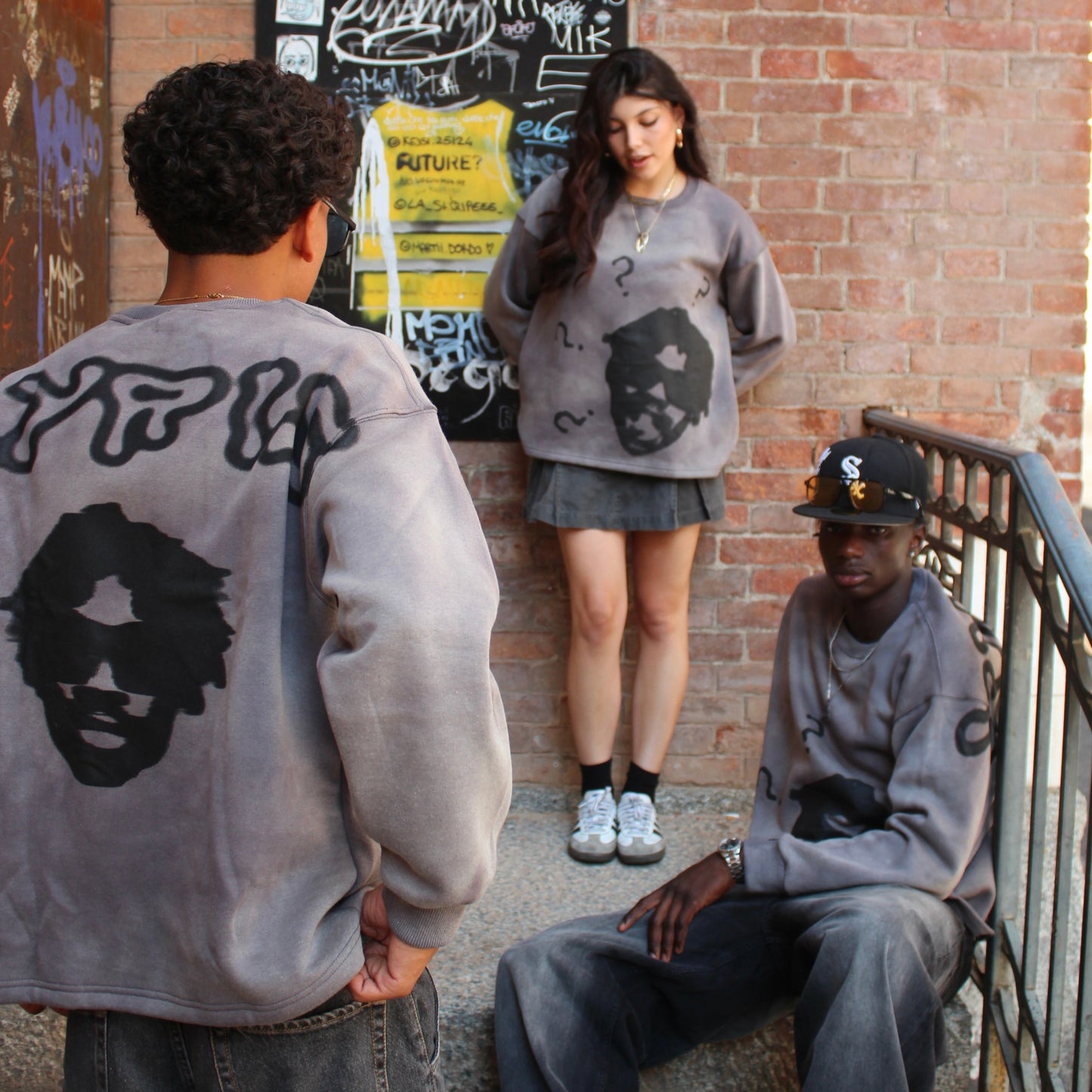 CONFUSION CREWNECK GREY