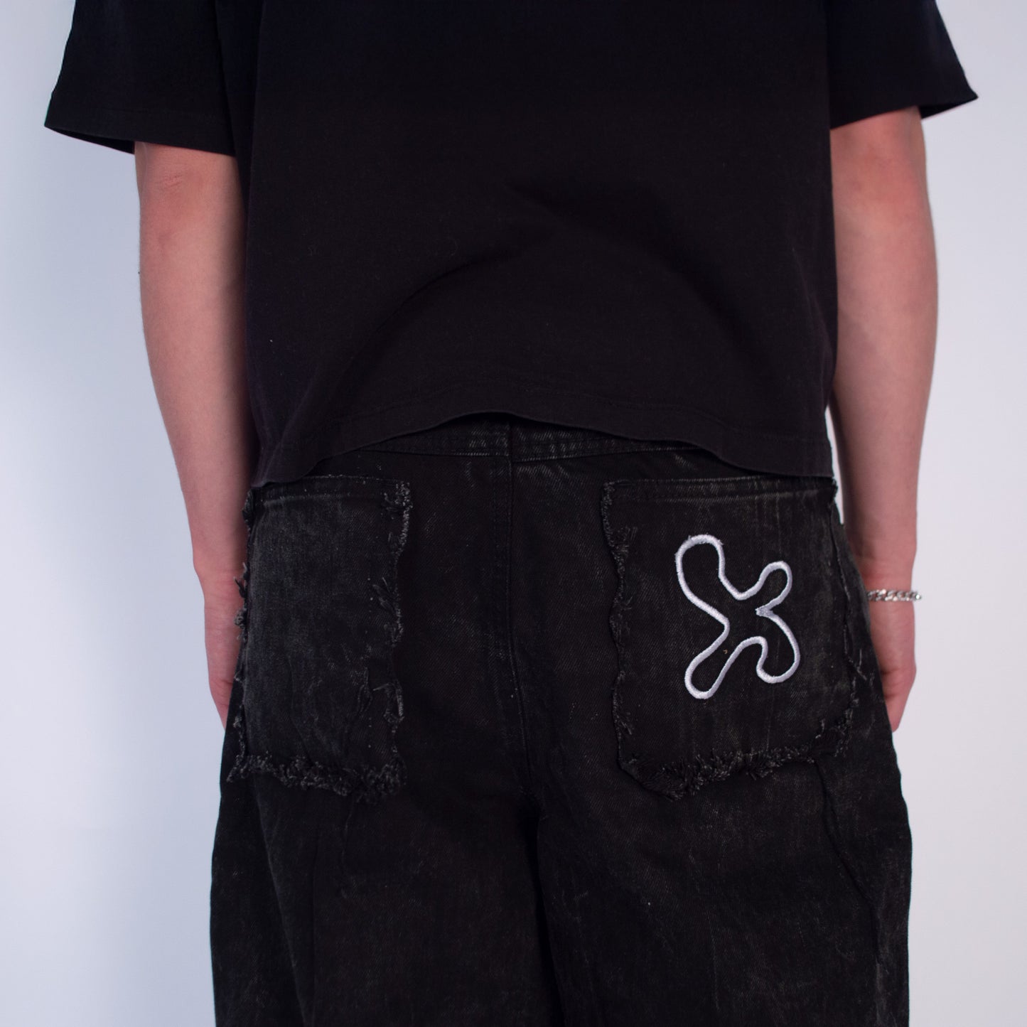 SCRATCHED JEANS BLACK